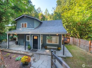 100 E Terrace Dr, Belfair, WA 98528