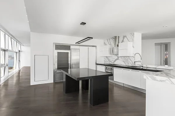 Rented by SERHANT. | media 23