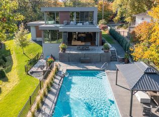 4408 Sunset Rdg, Golden Valley, MN 55416