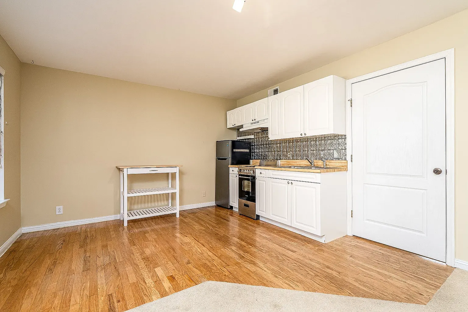 2 bed, 1000 sqft, $1,776 — Photo 4