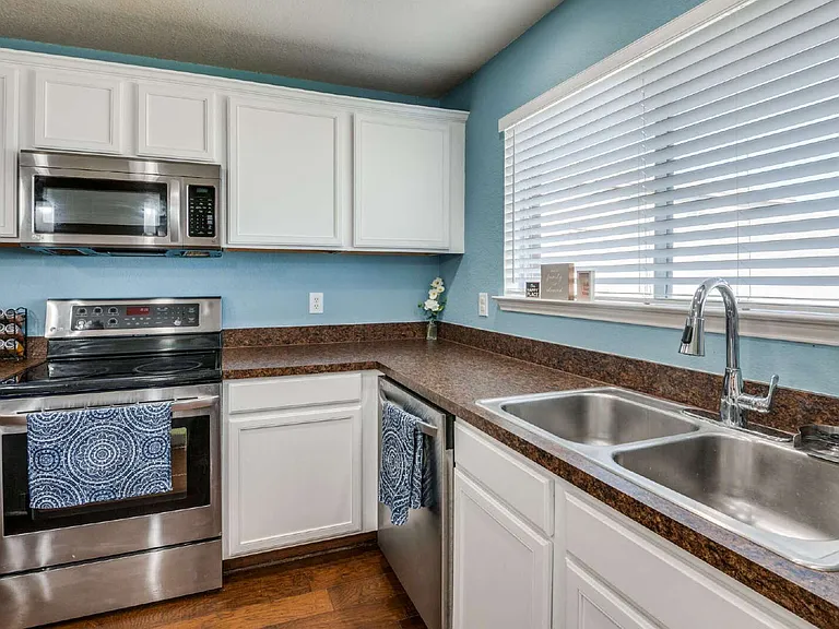 728 Falcon Rd — Photo 12