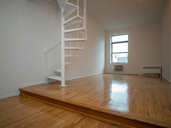 4th image of 220 W 14th St APT 5C