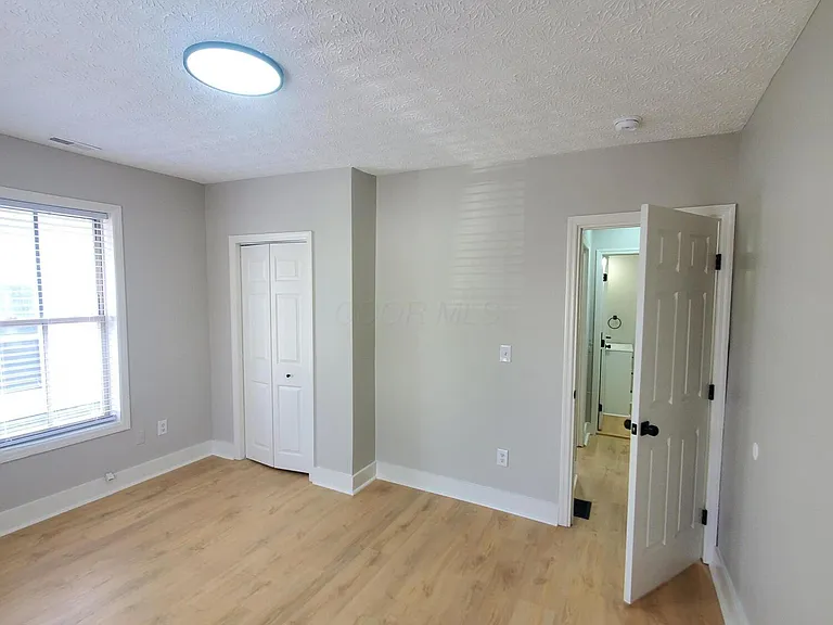 33 S Cypress Ave — Photo 13