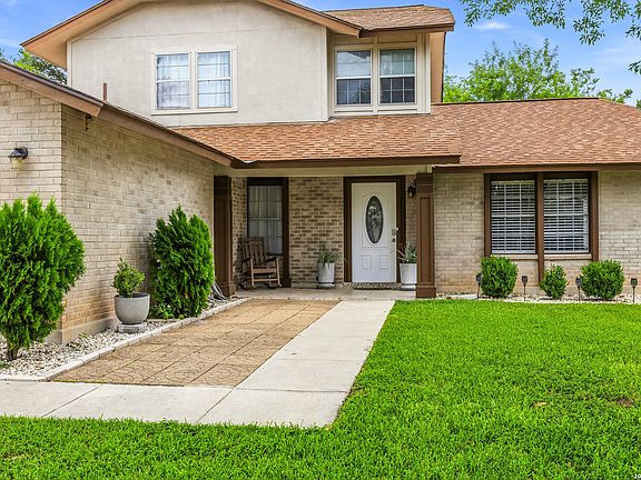 2nd image of 8342 Thorncliff Dr