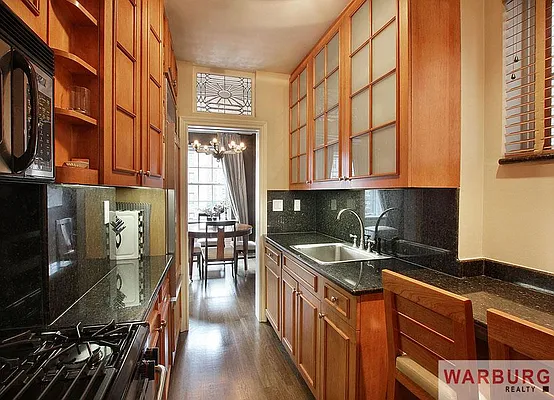 Sold by Warburg | media 17