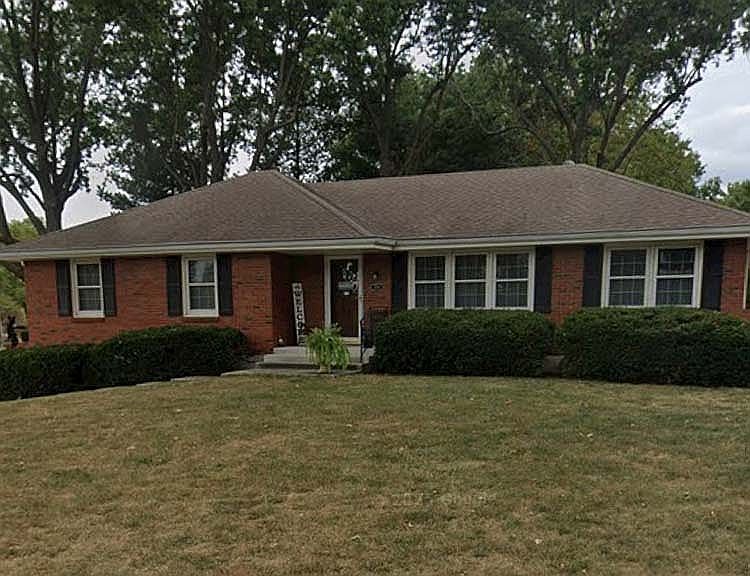 1st image of 1701 NW Willow Cir