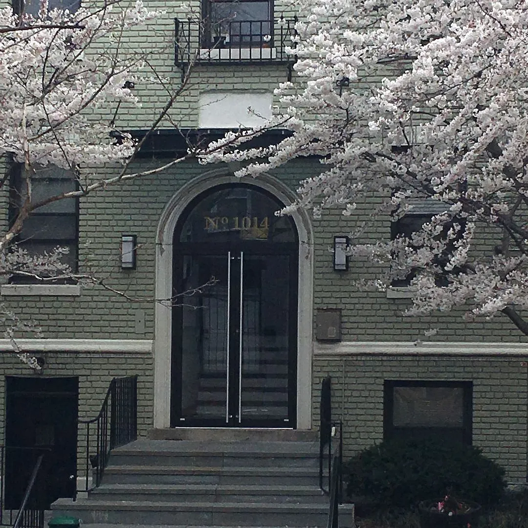 1014 Columbia Rd Nw — Photo 2