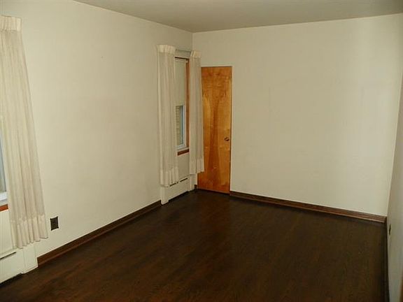 5th image of 7842 W Elmgrove Dr