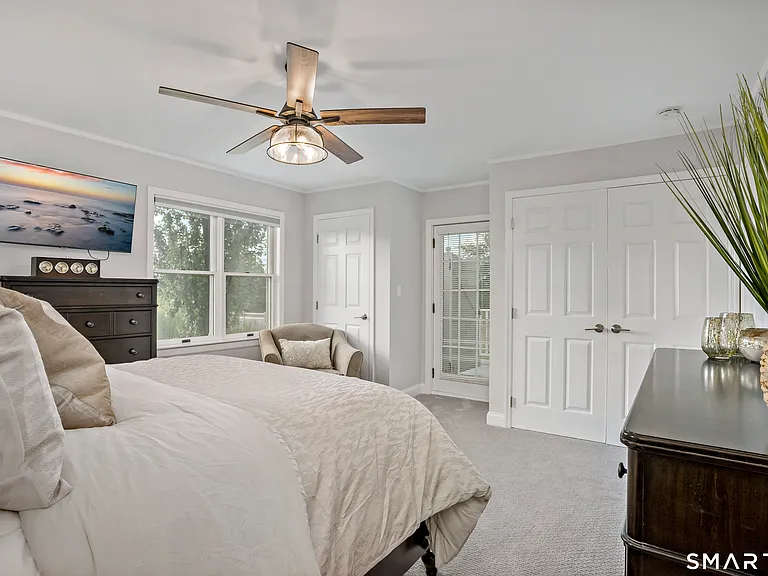 1016 Fairfield Beach Rd — Photo 10