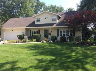 555 E Lane Dr, Villa Park, IL