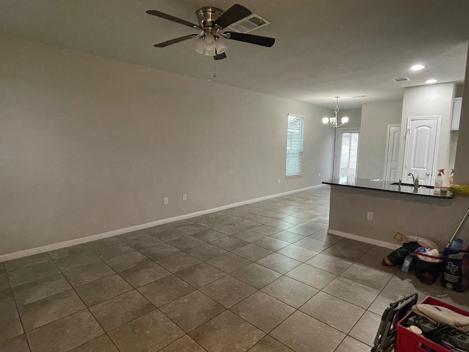3 bed, 2.5 bath, 1324 sqft, $1,900 — Photo 4
