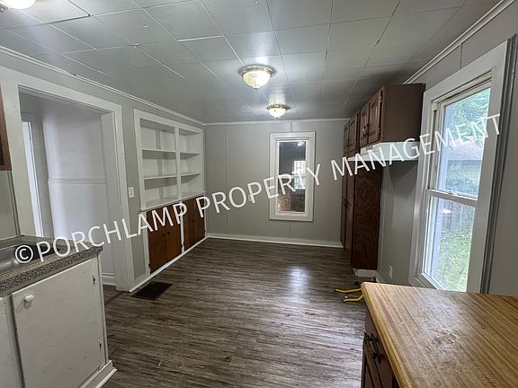 2nd image of 283 E Grand Ave