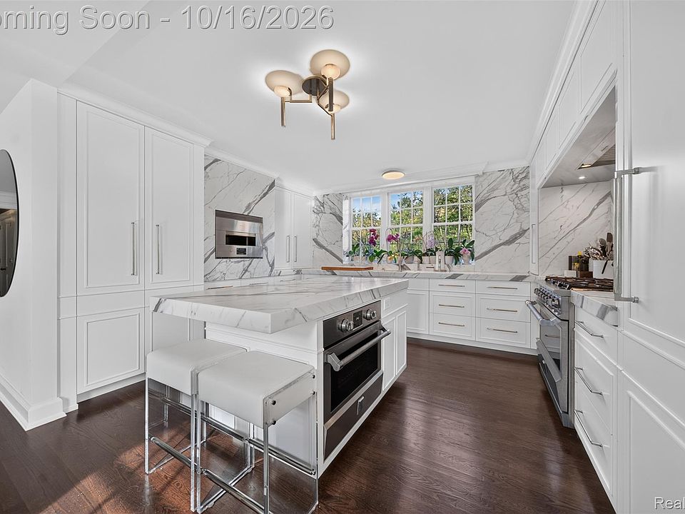 271 Lone Pine Rd, photo 28