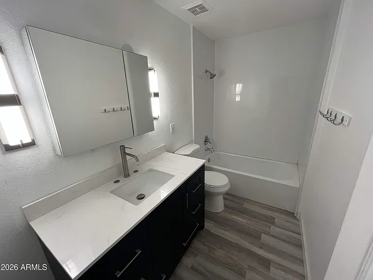 1017 E Maryland Ave #236 — Photo 7
