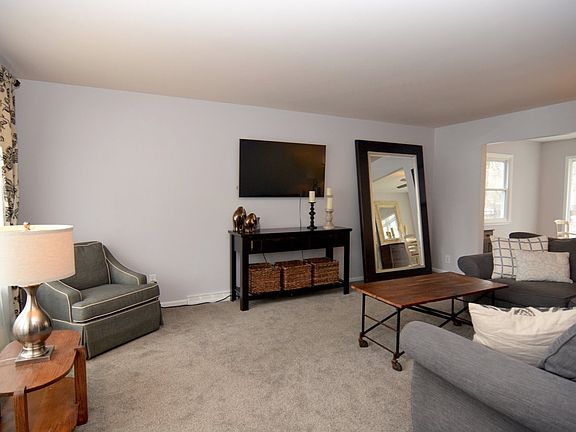 5th image of 106 Woodhaven Dr