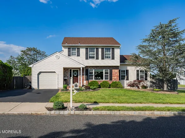 7 Albatross Drive, Howell, NJ 07731