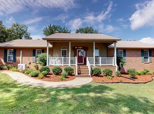 1465 Pencil Factory Rd, Big Sandy, TN 38221