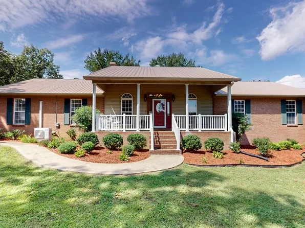 1465 Pencil Factory Rd, Big Sandy, TN 38221