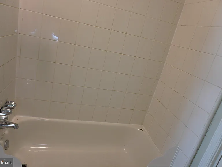 444 W Bringhurst St #3 — Photo 8