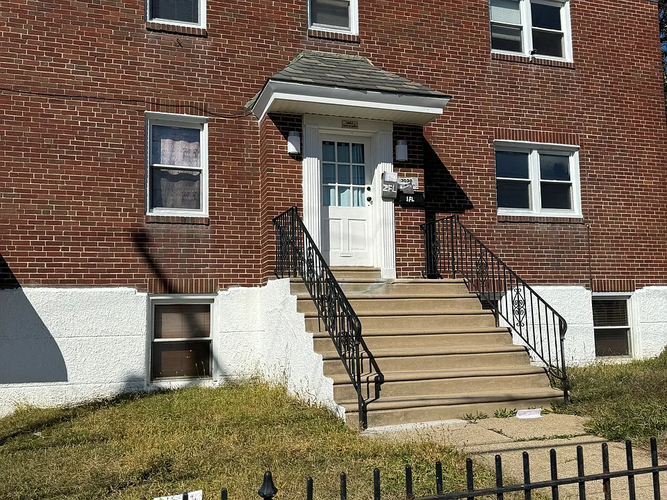 3030 Wellington St #2