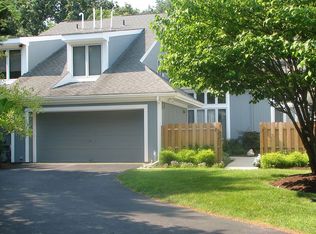 102 Sunshine Lakes Dr, Voorhees, NJ 08043