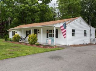 6533 Pinewood Ln, Warrenton, VA 20187