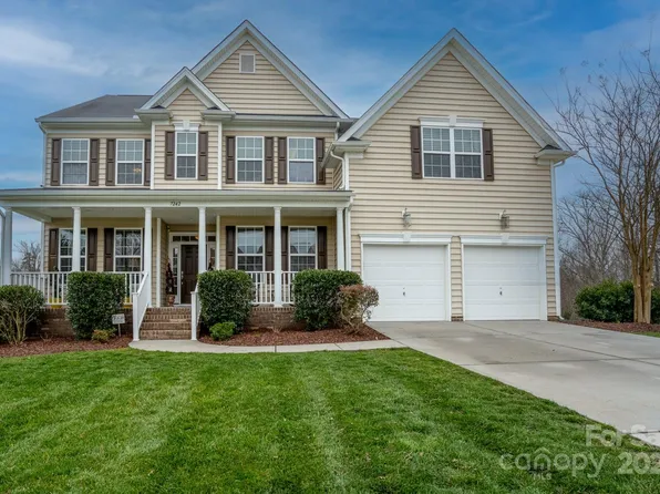 7242 Streamhaven Dr, Harrisburg, NC 28075
