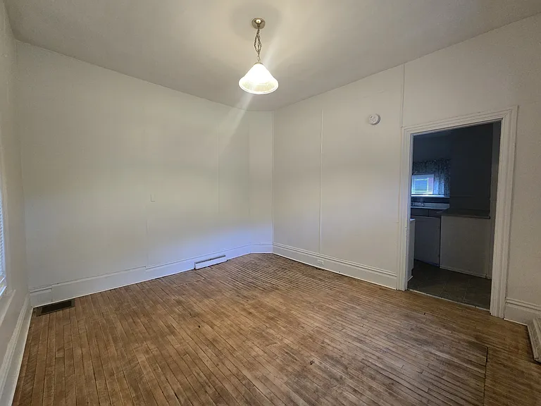 420 E Harris St #1 — Photo 3