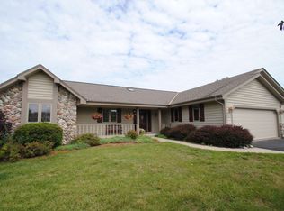 W327N4171 Portside Dr, Nashotah, WI 53058