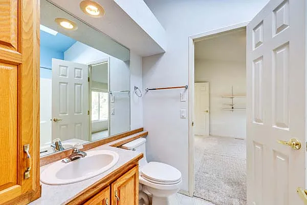 2194 Victoria Ave — Photo 21