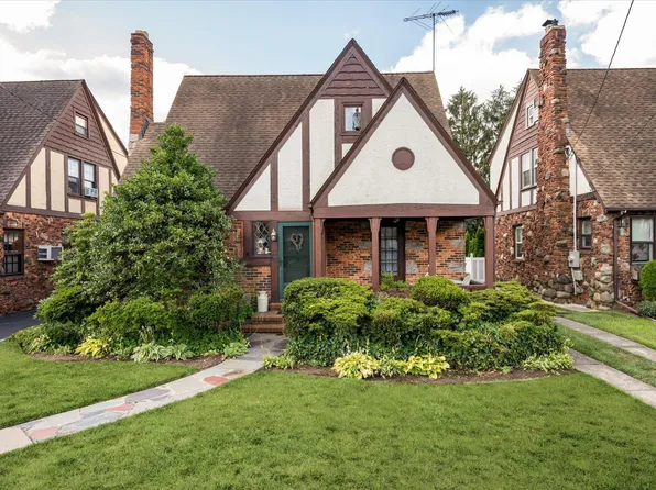 32 Marshall Avenue, Floral Park, NY 11001