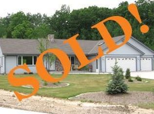 101 Muir Valley Rd, Delafield, WI 53018