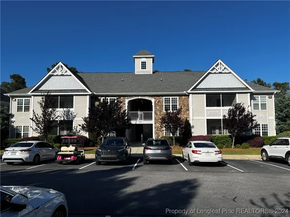 330 Gallery Dr Unit 304, Spring Lake, NC 28390