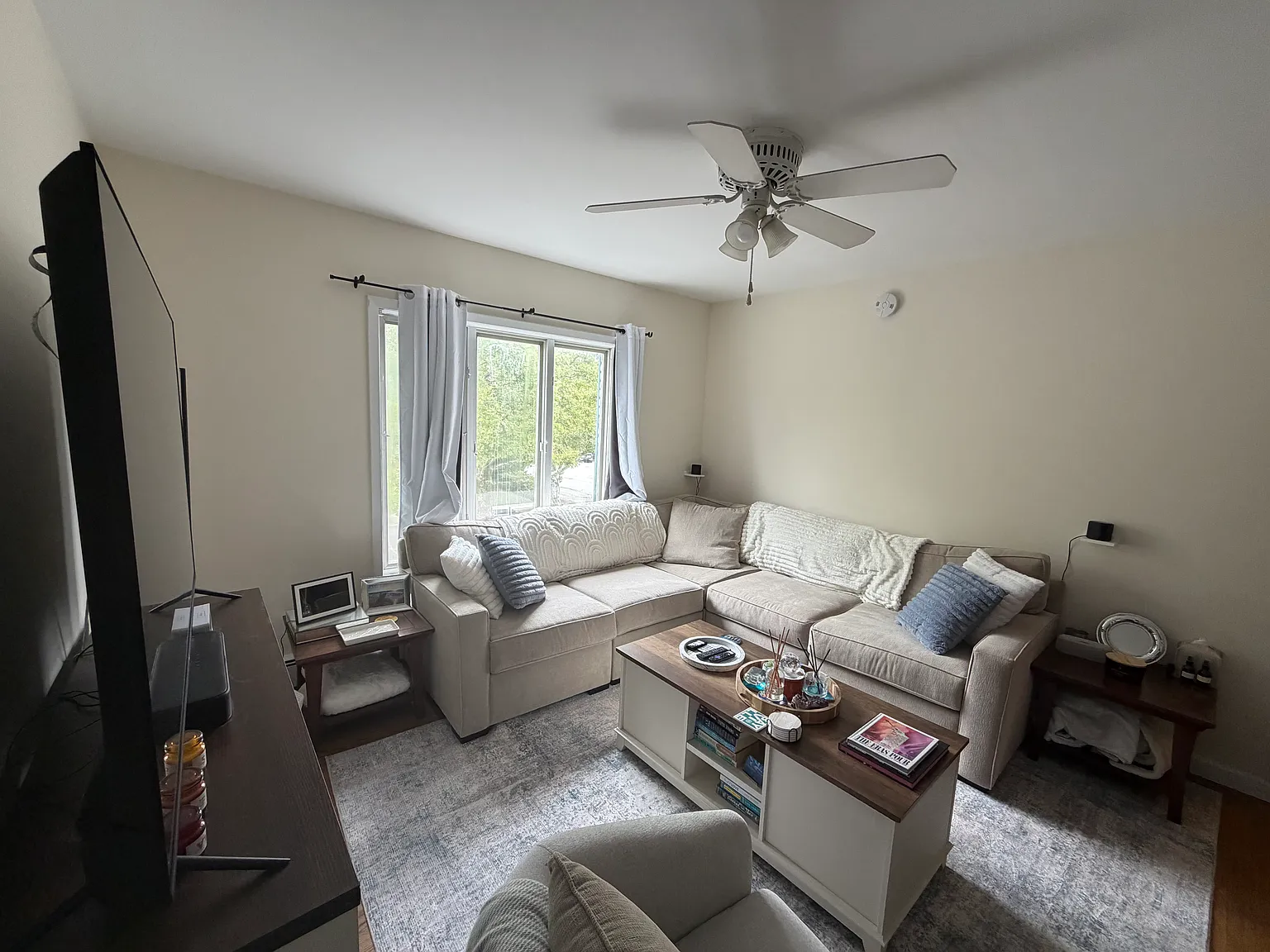 1 bed, 1000 sqft, $2,500 — Photo 3