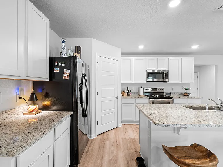 6312 Burrow Ln — Photo 8