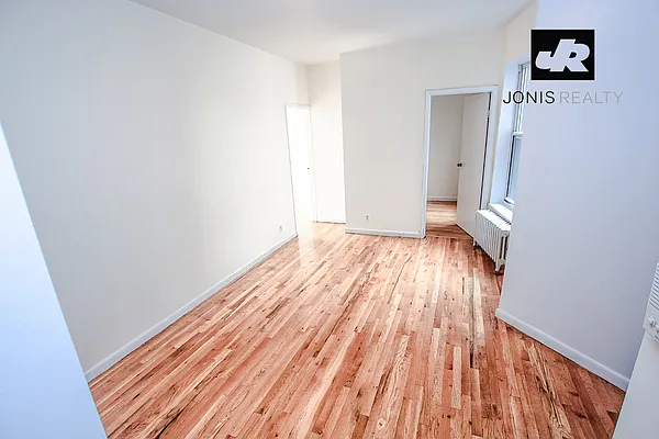 Rented by Jonis Realty | media 10