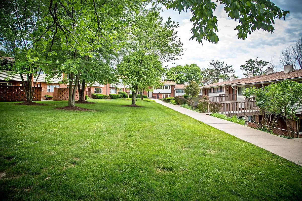 2 bed, 1.5 bath, 1600 sqft, $1,375 — Photo 1