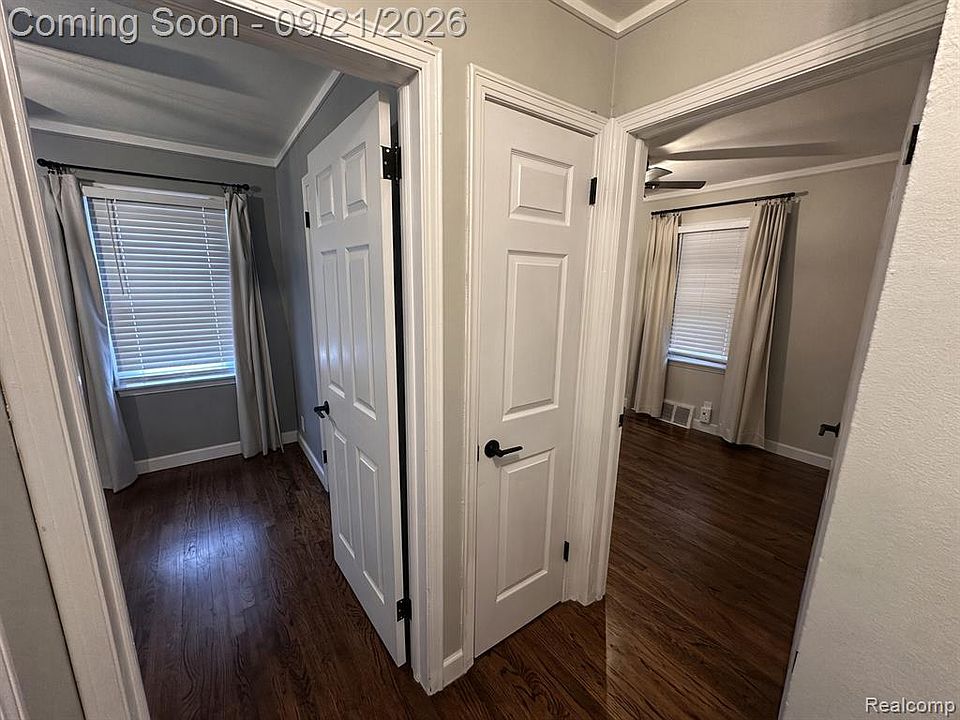 914 Bauman Ave, photo 11