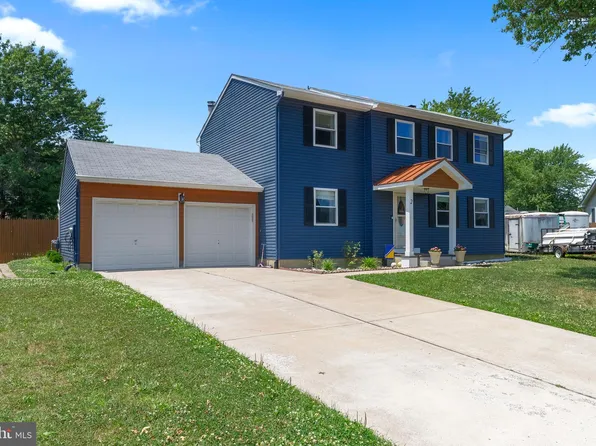 2 Lee Ct, Marlton, NJ 08053
