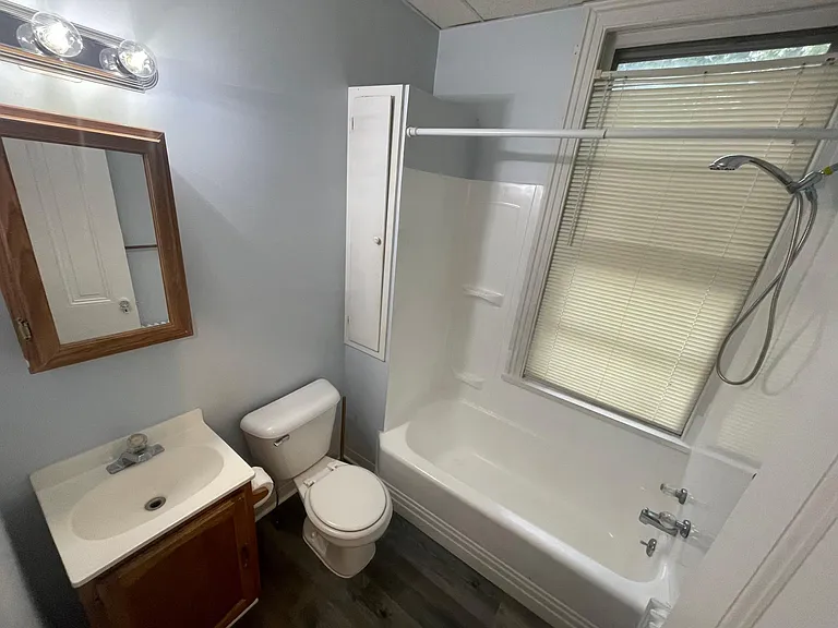 50 N Giles St #4 — Photo 2