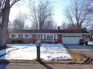 5904 Earlham Dr, Saginaw, MI 48601