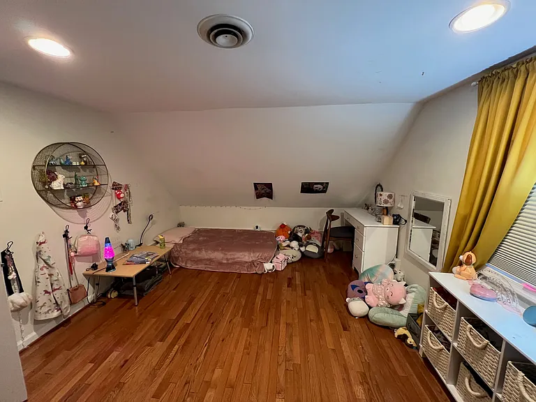 Upstairs Bedroom #2