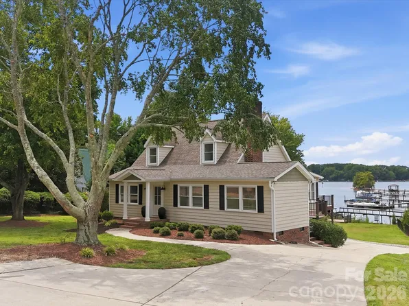 20845 Lagoona Dr, Cornelius, NC 28031