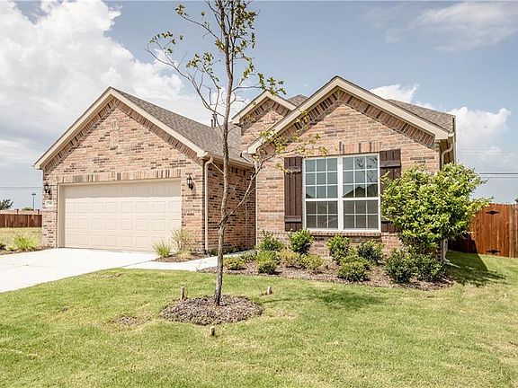 2nd image of 541 Yellowstone Dr