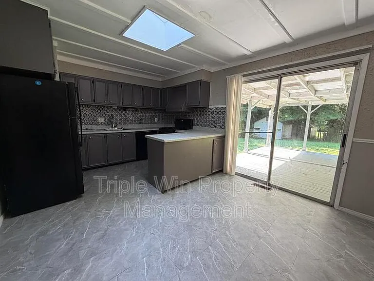 762 Del Marco Dr — Photo 14