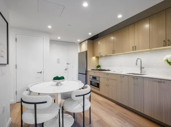 266 West 96th Street 1605 image 2 of 6