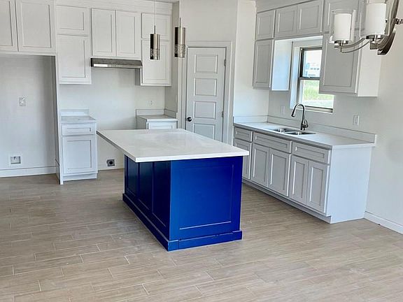 3rd image of 2721 Neel Dr