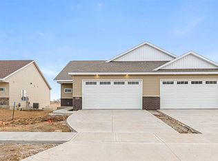 2047 Suttner Dr, Northliberty, IA 52317