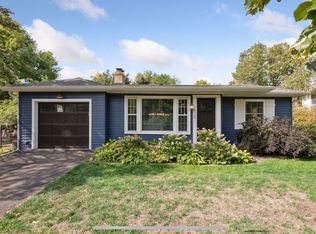 2926 Bay St, Wayzata, MN 55391