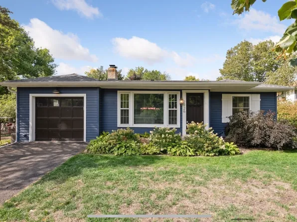 2926 Bay St, Wayzata, MN 55391